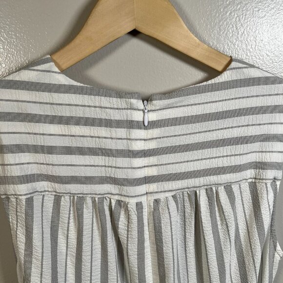 Calvin Klein Wrap Maxi Dress Size 8 Gray Stripes Vacation Travel Work Church - Picture 11 of 13
